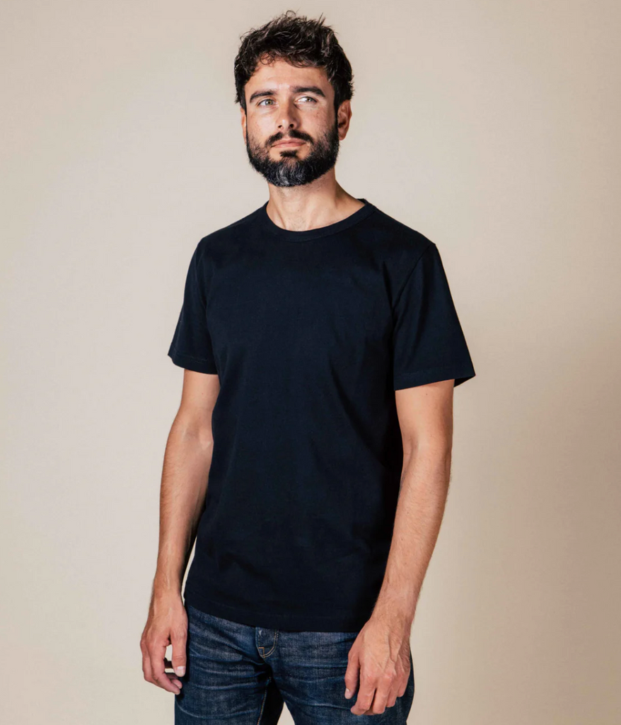 Black Benzak BT-2P two-pack basic jersey tees, made of 220gsm compact cotton fabric with slightly longer sleeves.