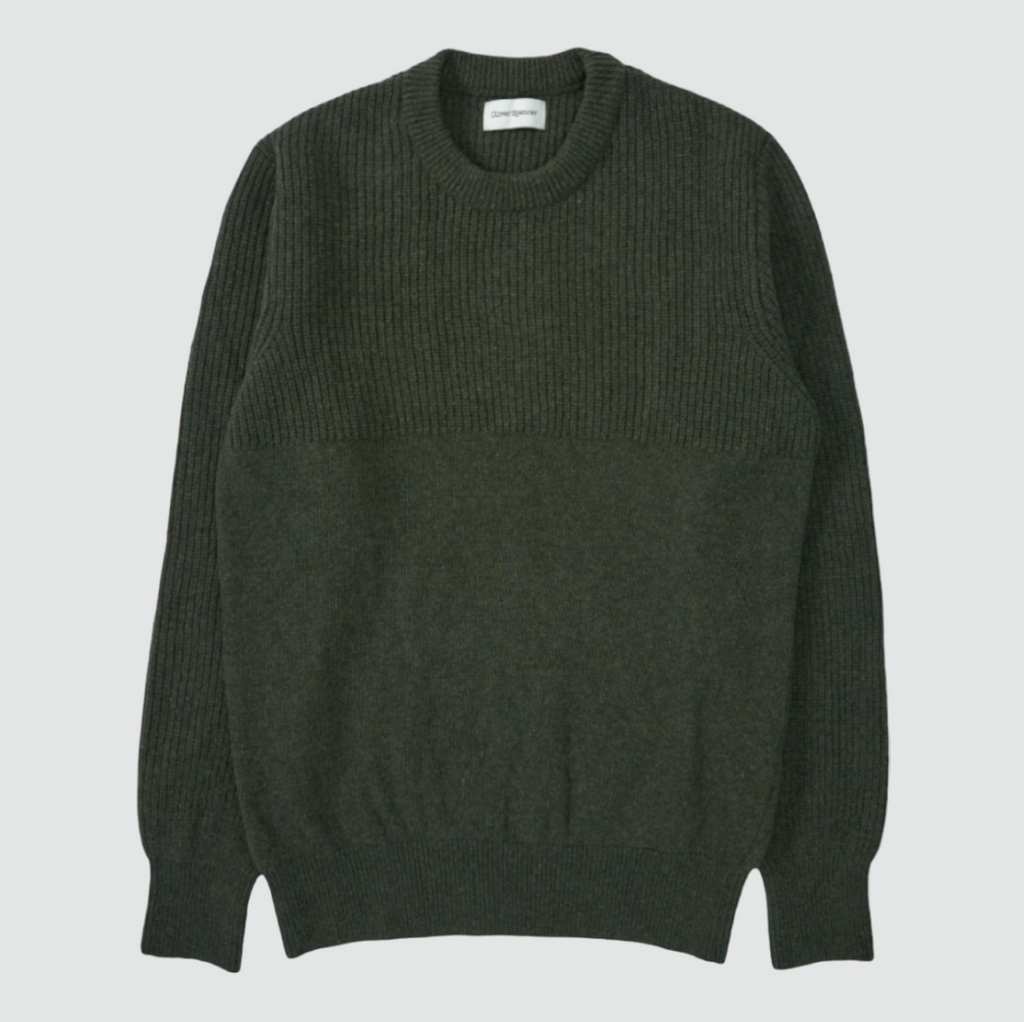 Green crew-neck jumper made from 100% extrafine wool with a chest pocket and double-faced contrast neck ringer. Regular fit with ribbed cuffs.