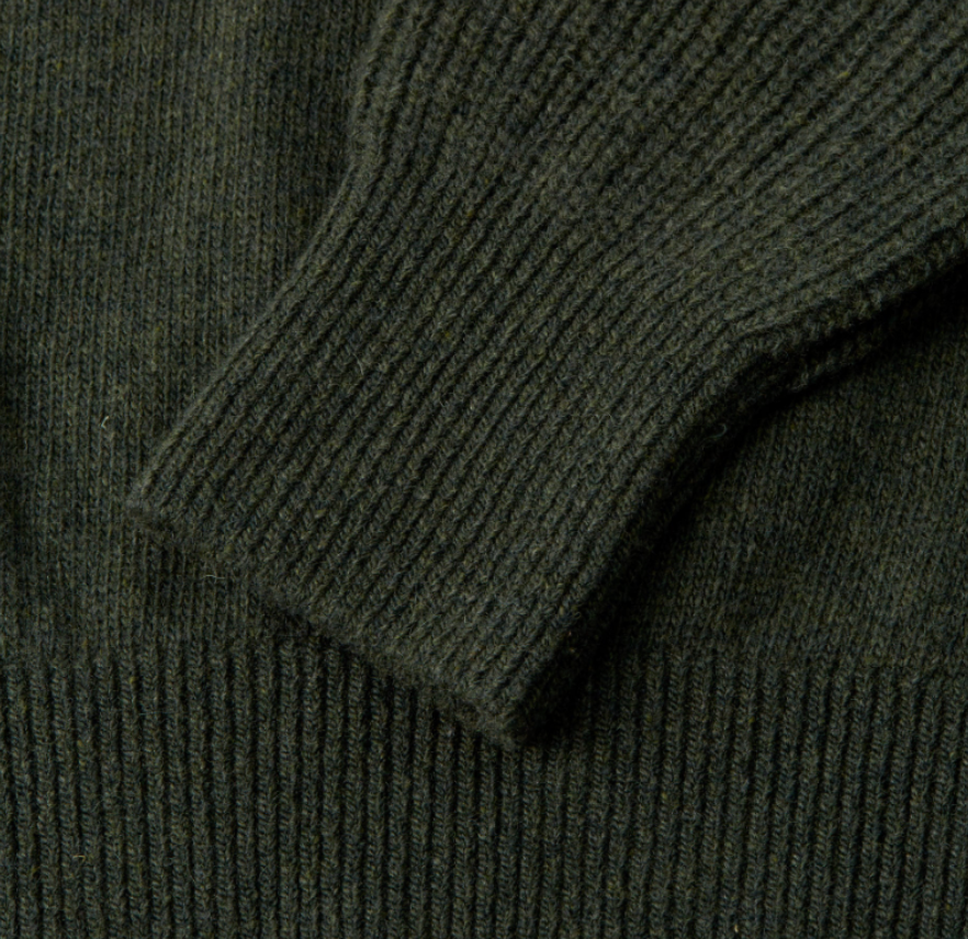 Green crew-neck jumper made from 100% extrafine wool with a chest pocket and double-faced contrast neck ringer. Regular fit with ribbed cuffs.