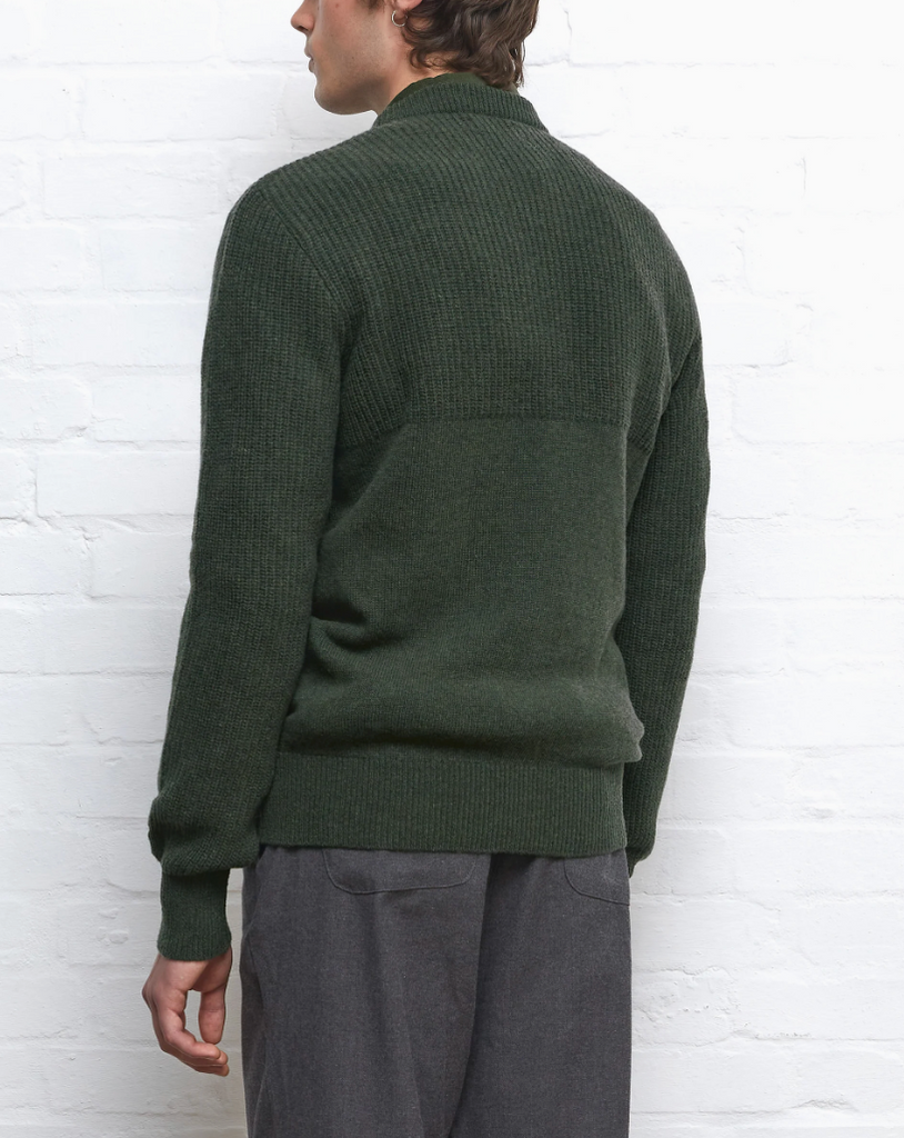 Green crew-neck jumper made from 100% extrafine wool with a chest pocket and double-faced contrast neck ringer. Regular fit with ribbed cuffs.